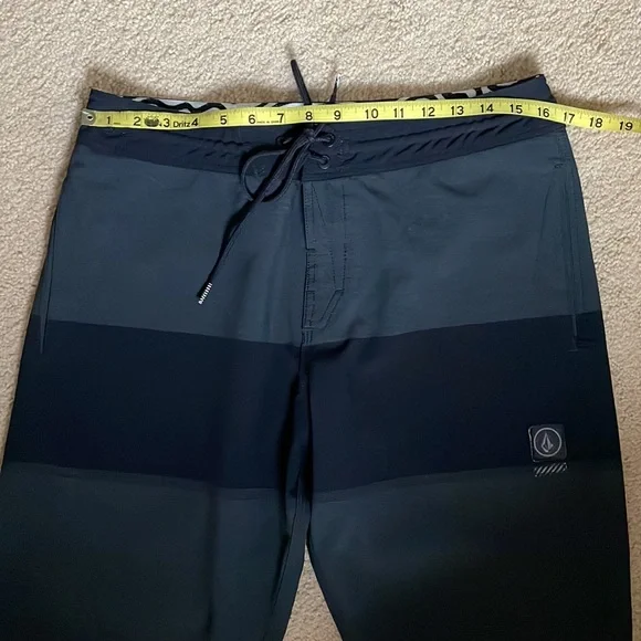 Volcom Stoneys Men’s Swim Trunks. - Picture 9 of 14